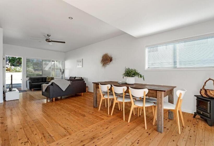 בקתה, Worrowing Jervis Bay