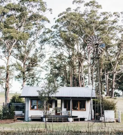 اتاق لوکس, Worrowing Jervis Bay