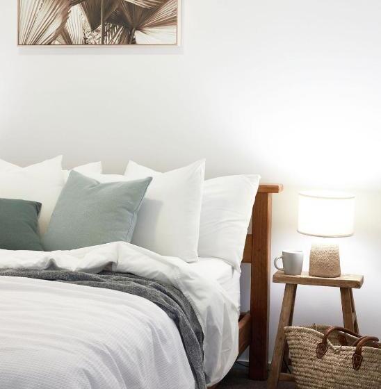 חדר דלוקס, Worrowing Jervis Bay