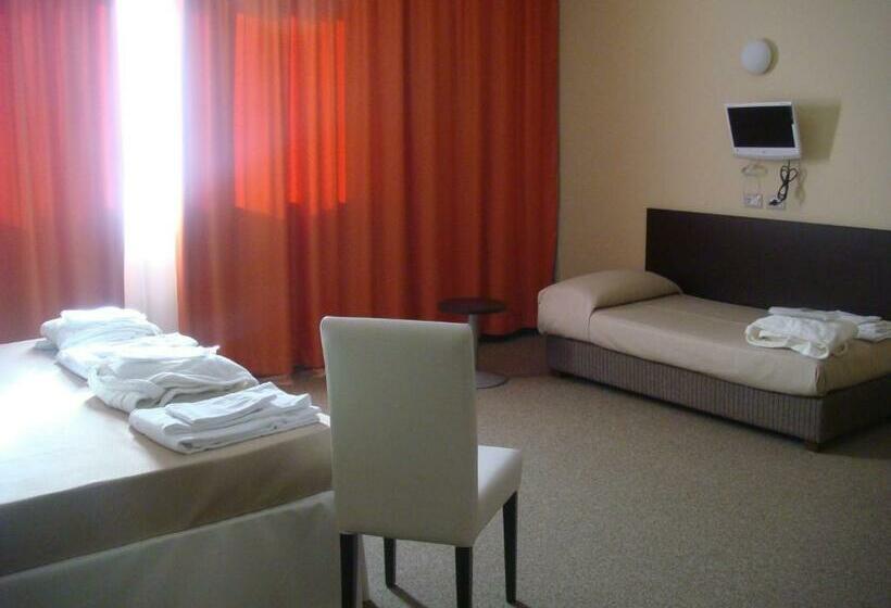 غرفة قياسية ثلاثية, Santa Loja Hotel Residence