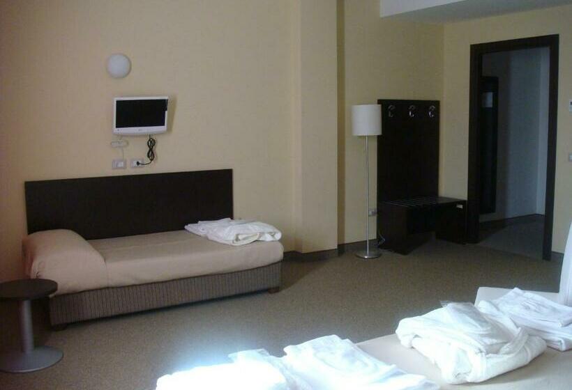 Номер Стандарт Трехместный, Santa Loja Hotel Residence