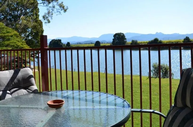 Perhehuone, Tweed River Motel