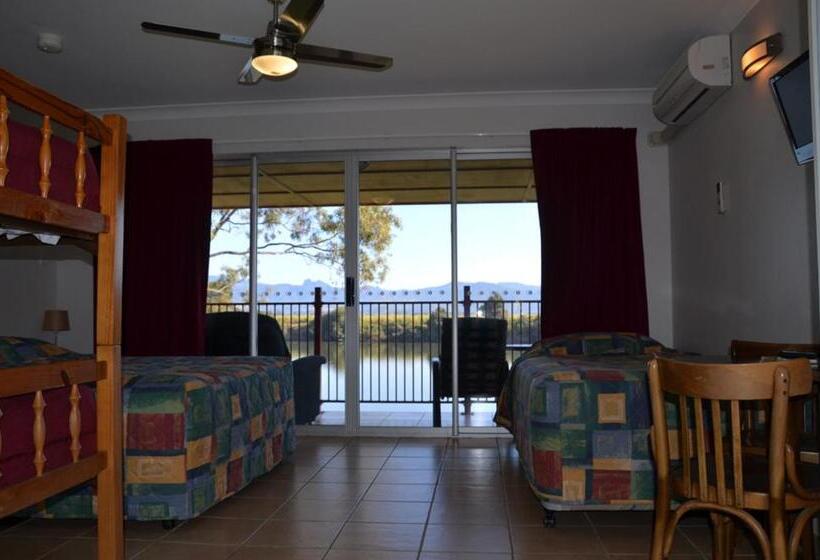 Семейный Номер, Tweed River Motel