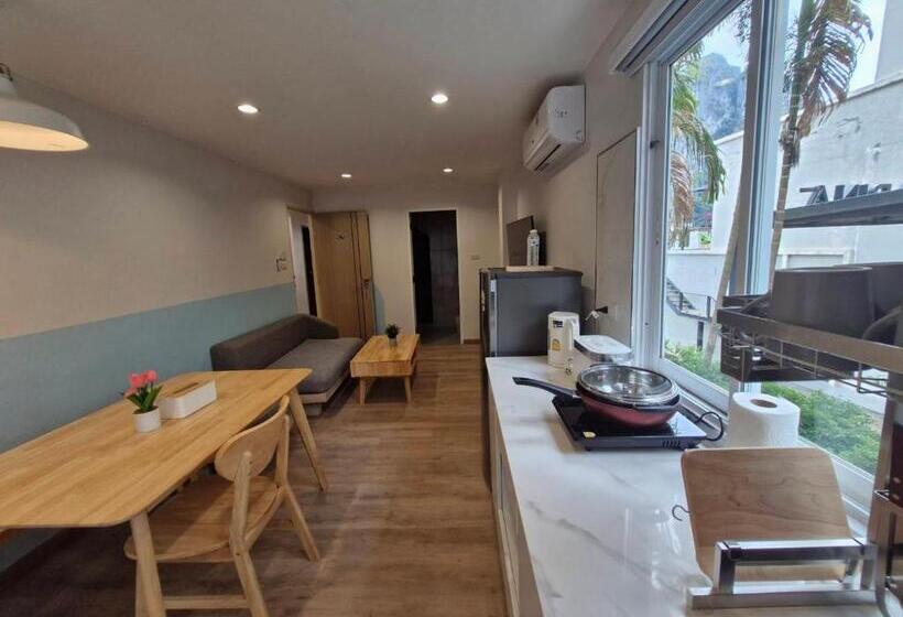 デラックススイート, Otter House Aonang Soi 13