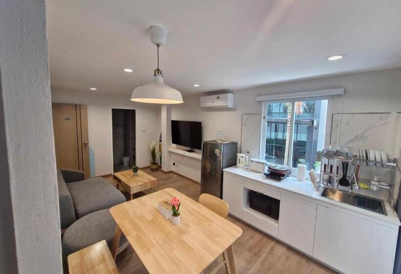 デラックススイート, Otter House Aonang Soi 13