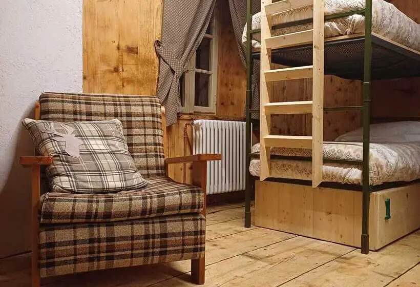ルームシェアのワンベッド, Locanda Teggiate