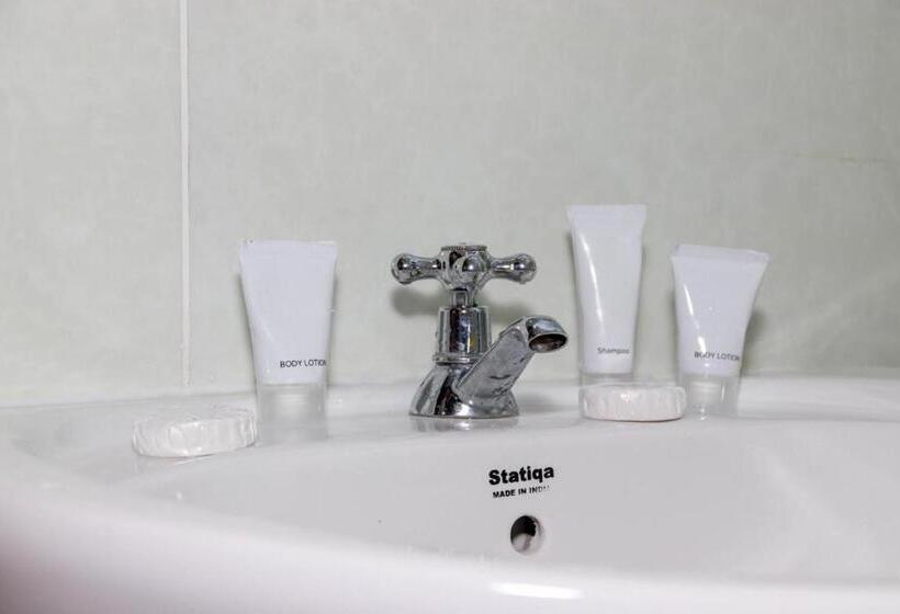 غرفة إقتصادية, Blessed Homes