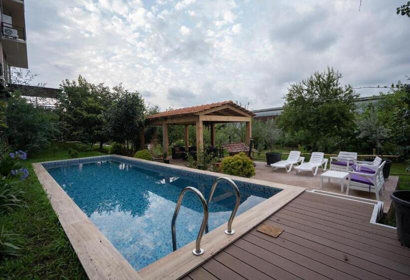 اتاق لوکس, Garden