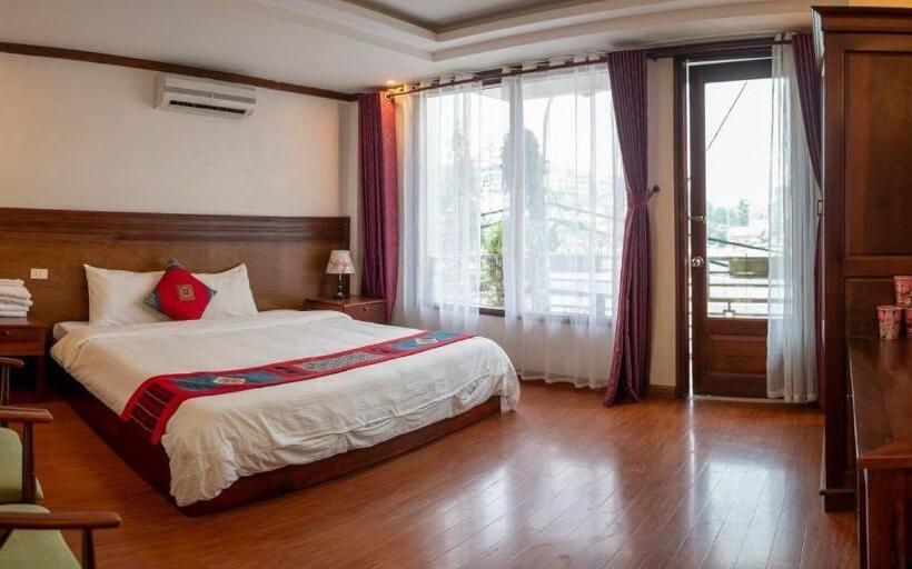 اتاق استاندارد با بالکن, Hương Giang