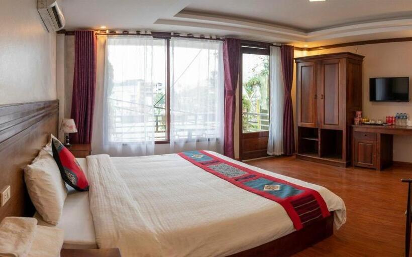 اتاق استاندارد با بالکن, Hương Giang