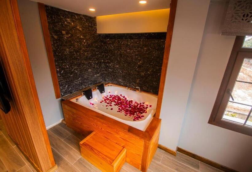 اتاق سوپریور با تخت بزرگ, Kervansaray Deluxe