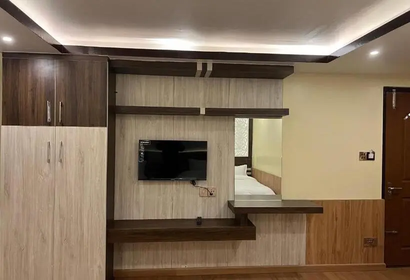 اتاق لوکس چهار تخته, Pine Tree Resort