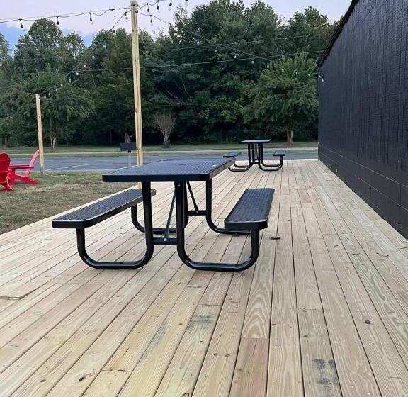 Студия Стандарт, Meadow Room At The Trailblazer Unit 2