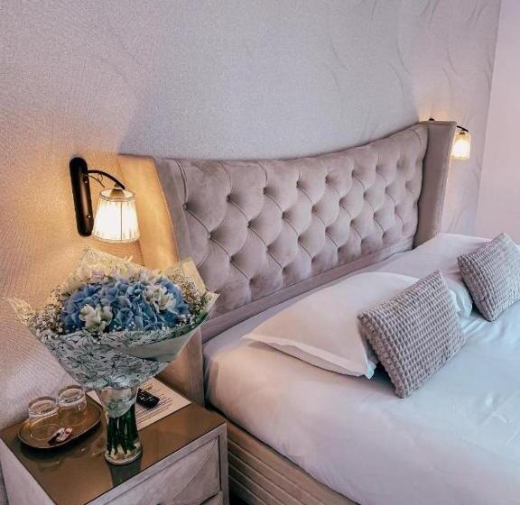 스탠다드 룸 킹사이즈 침대, Regal Bran