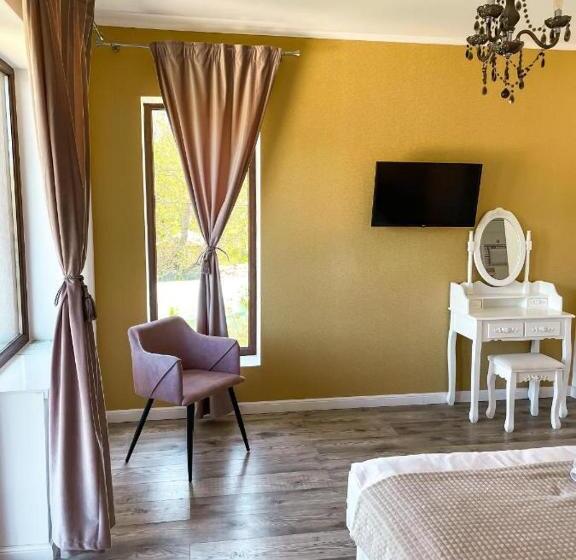 스탠다드 룸 킹사이즈 침대, Regal Bran