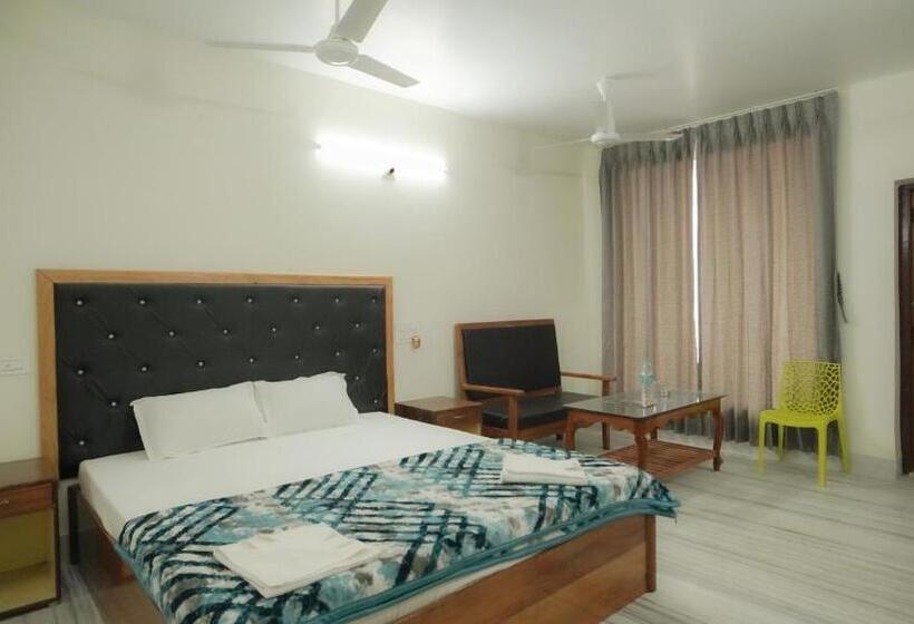 חדר דלוקס צדדי נוף לים, Tarangamala On Beach