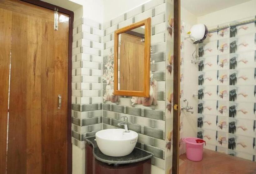 חדר דלוקס צדדי נוף לים, Tarangamala On Beach