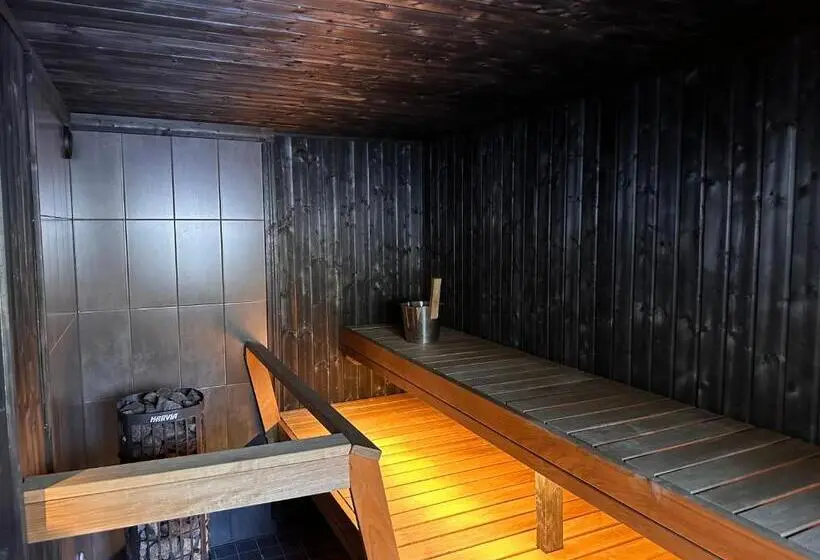 Premium Neljän Hengen Huone, Enonkosken Kartano & Guesthouse