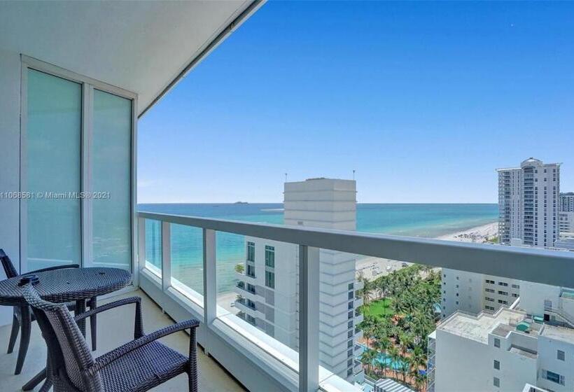 جناح جونيور مطلّ علي البحر, Fontainebleau Miami Beach