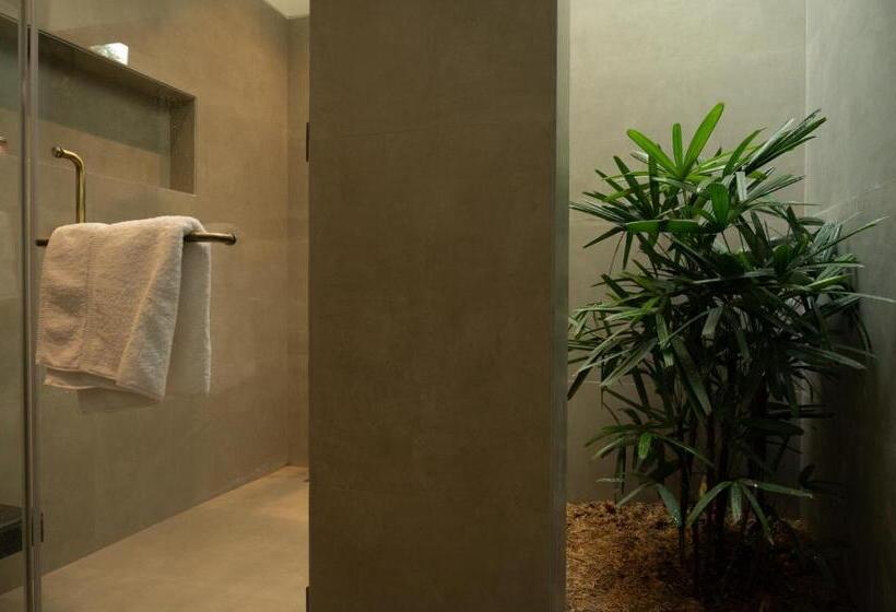 Номер Superior Кровать Кинг, Jaadooghar Stays, Earth Friendly Stay, Chandigarh