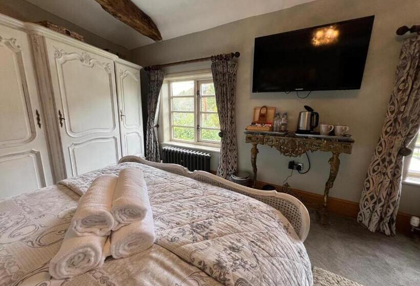 Номер Deluxe, The Bridge House Restaurant And