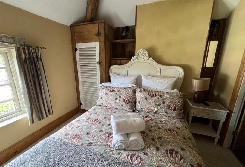 Номер Deluxe, The Bridge House Restaurant And