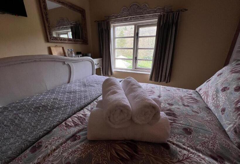 Номер Deluxe, The Bridge House Restaurant And