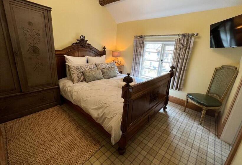 Семейный Номер Deluxe, The Bridge House Restaurant And