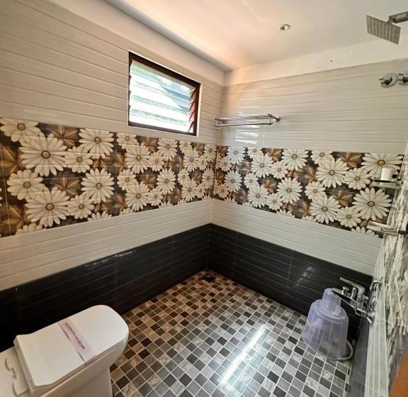 四人标准间, Luxe Hotel Thekkady