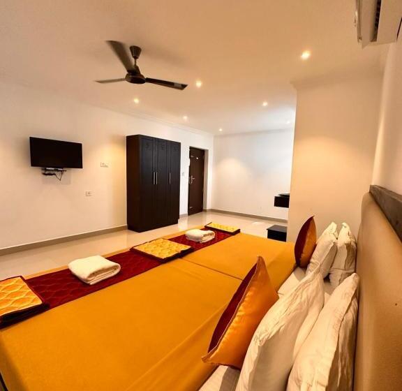 Четырехместный Номер Deluxe, Luxe Hotel Thekkady