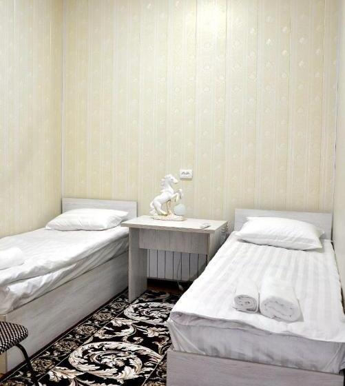 غرفة قياسية رباعية, Bilol Guest House