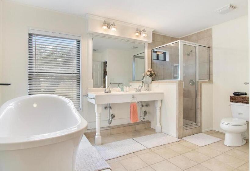 חדר סטנדרט, Indian Springs Lakehouse