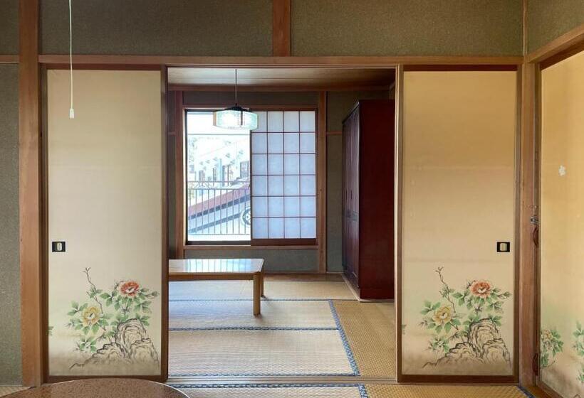 Standard Quadruple Room, Pastime藤熊