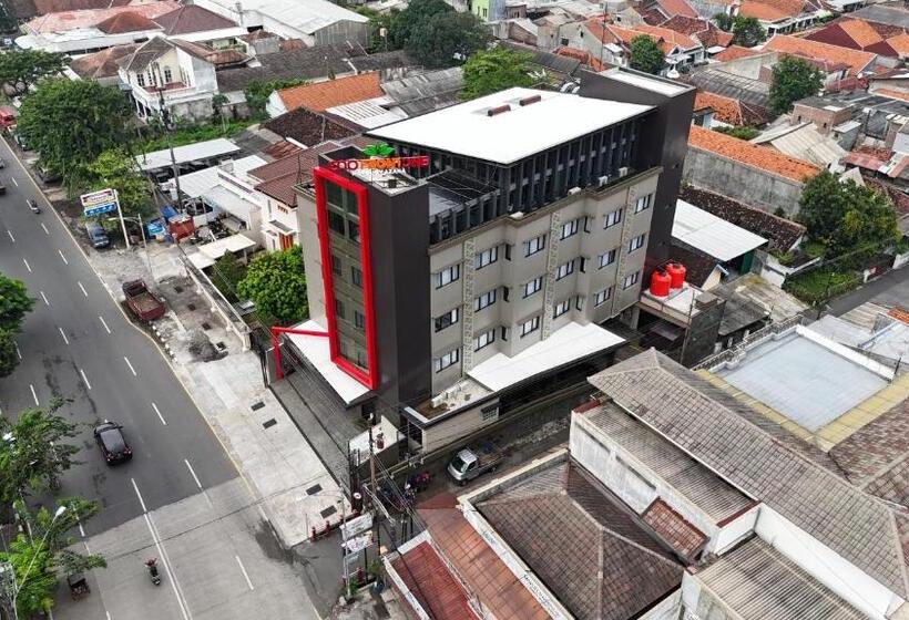 Номер Deluxe Кровать Кинг, Eno Front One Hotel Semarang