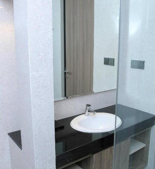 Chambre Deluxe King Size, Eno Front One Hotel Semarang