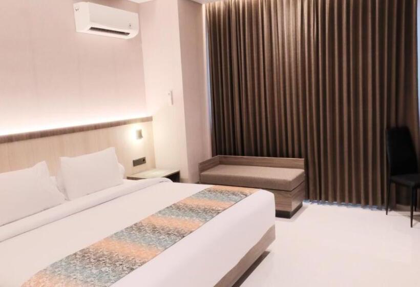 Номер Deluxe Кровать Кинг, Eno Front One Hotel Semarang