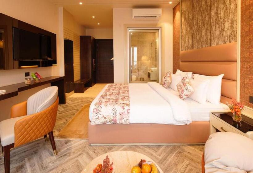 Superior Rum, Mountoria Retreat Naukuchiatal By Leisure Hotels Group