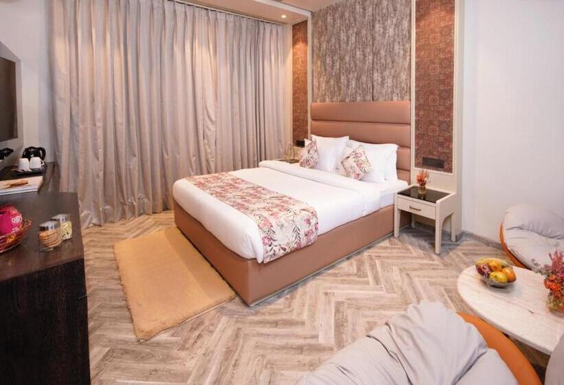 Superior Rum, Mountoria Retreat Naukuchiatal By Leisure Hotels Group