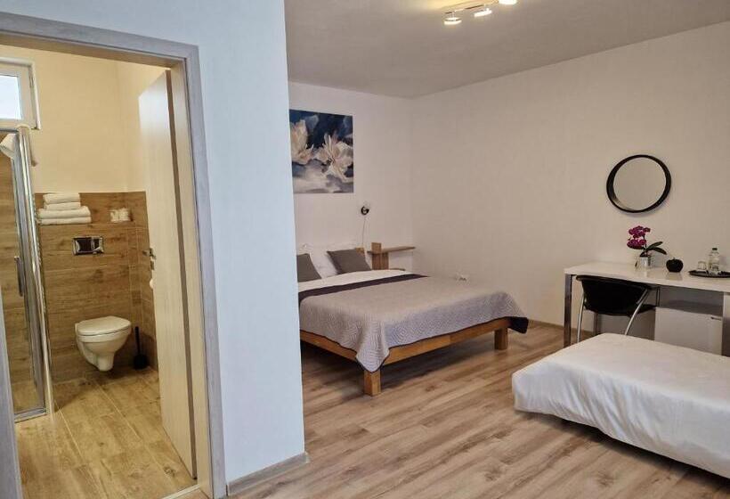 デラックストリプルルーム, Casa 7 Sate Apartament