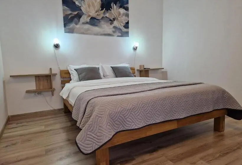 デラックストリプルルーム, Casa 7 Sate Apartament