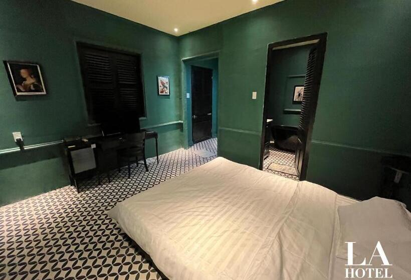 اتاق استاندارد, La