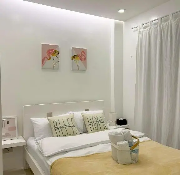 マウンテンビュースタンダードルーム, Moonlight House Tagaytay