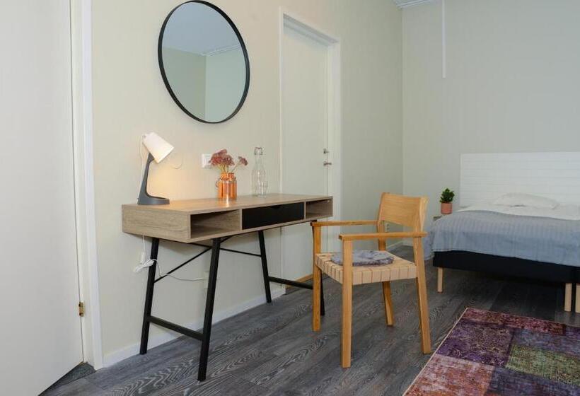 اتاق لوکس, Britz Hostel