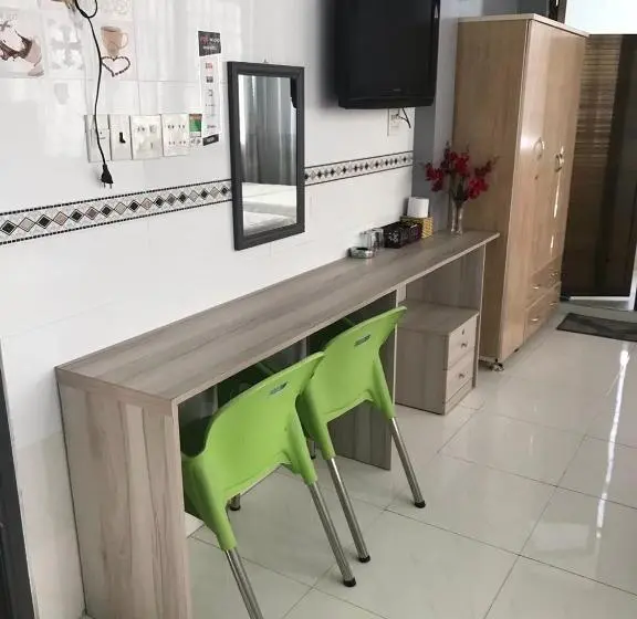 اتاق خانوادگی, Khách Sạn Nguyễn Long