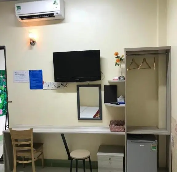 اتاق خانوادگی, Khách Sạn Nguyễn Long
