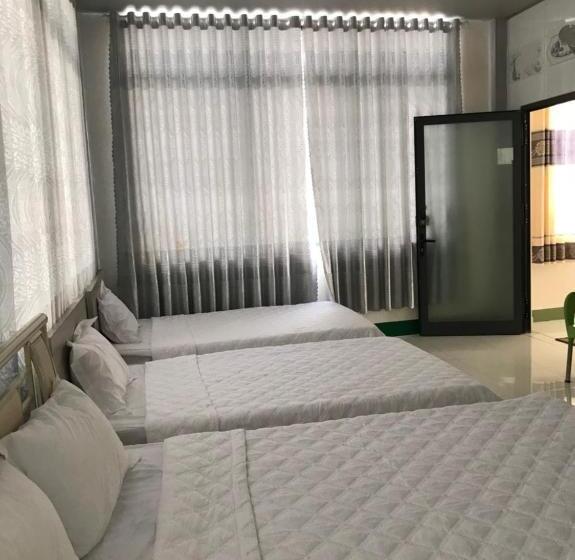 اتاق خانوادگی, Khách Sạn Nguyễn Long