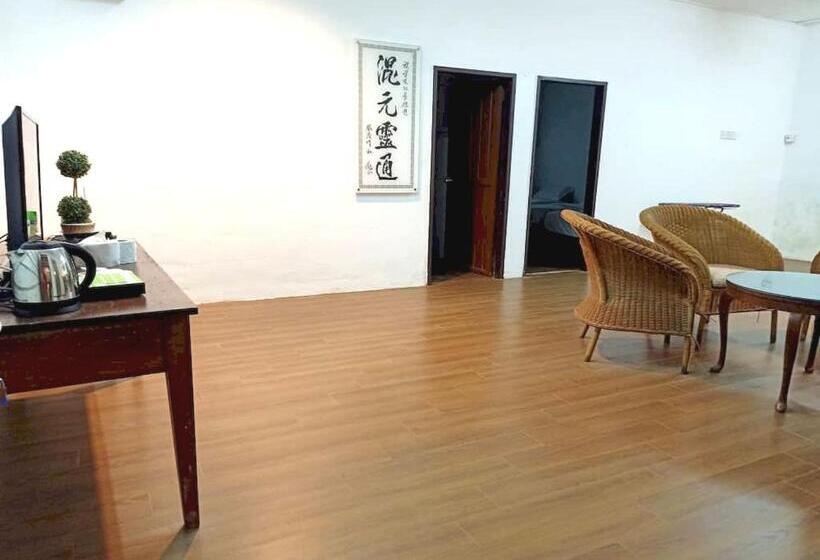 جناح بريميوم, Oyo 90971 Pollock Homestay