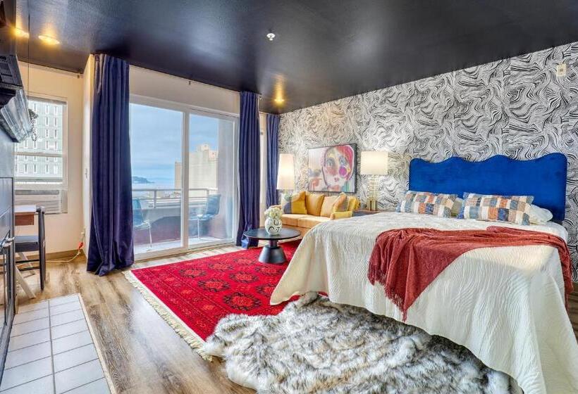 اتاق استاندارد با بالکن, Quest Travels