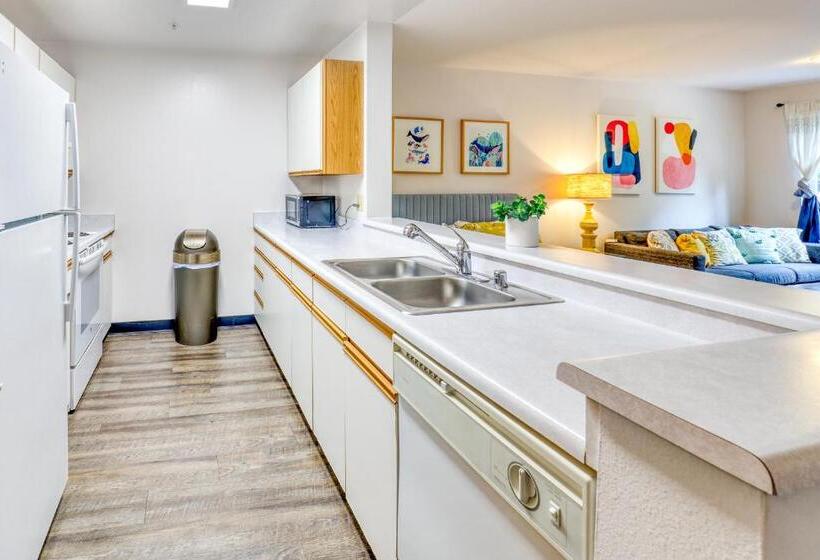 آپارتمان 1 خوابه با بالکن, Quest Travels