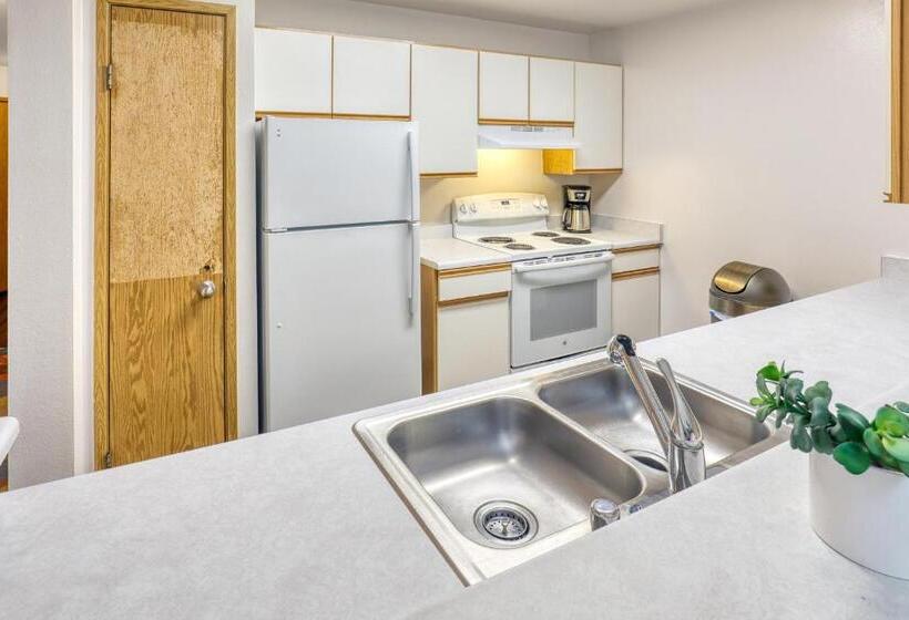 آپارتمان 1 خوابه با بالکن, Quest Travels